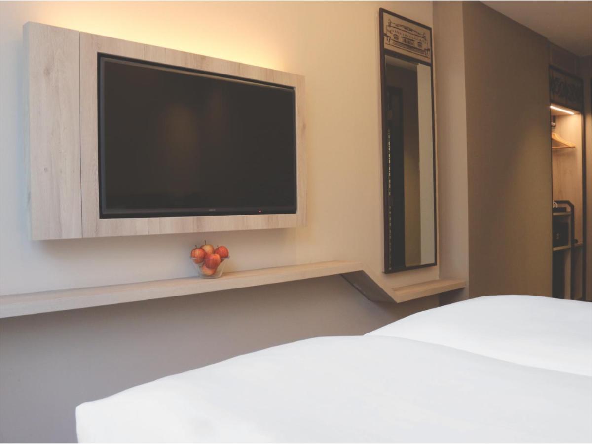 Aqueen Prestige Hotel Lavender Singapura Luaran gambar